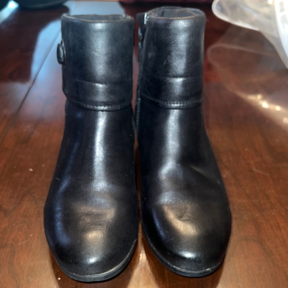 Yuu black booties